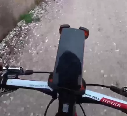 高品质硅胶减震自行车手机支架，适用于越野骑行